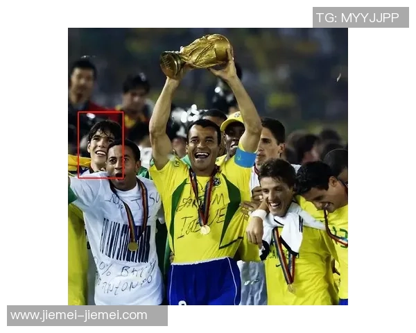 世界足坛巨星风采与辉煌瞬间全景解析 世界足坛巨星风采与辉煌瞬间全景解析