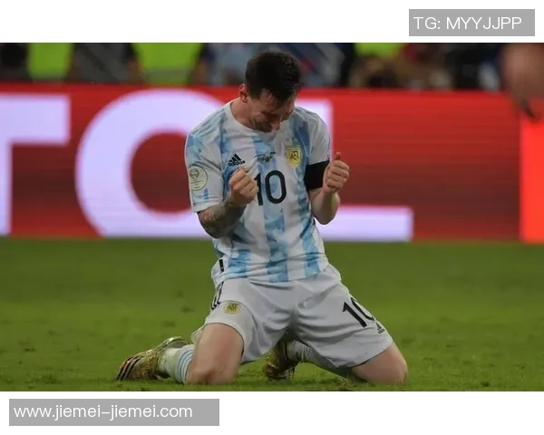 足球巨星跪地痛哭瞬间引发无数球迷心酸共鸣 足球巨星跪地痛哭瞬间引发无数球迷心酸共鸣