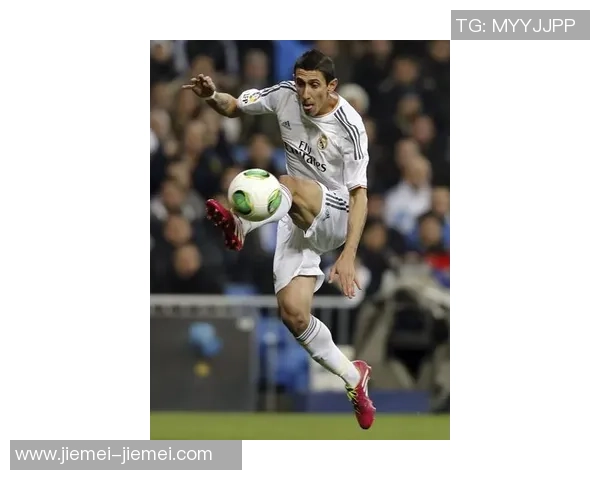 十位当今足坛闪耀巨星的成长故事与辉煌成就速览 十位当今足坛闪耀巨星的成长故事与辉煌成就速览